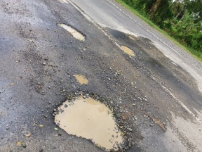 2018-04-14 Valley rd pothole 1 R